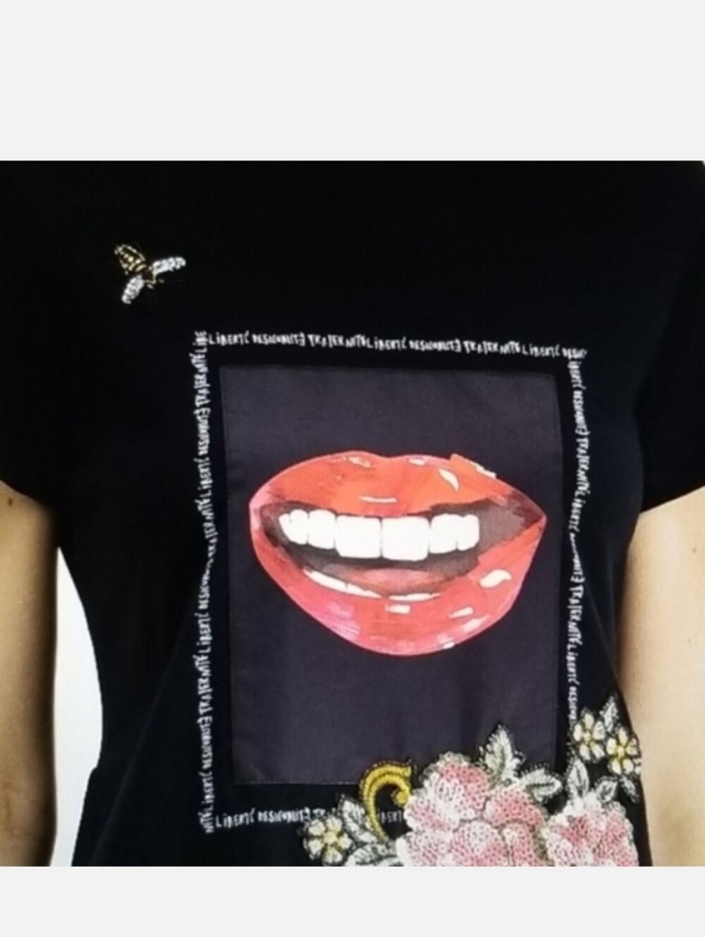 Desigual Graphic T-Shirt Black Lips Sequins Medium bee lips sequins flowers